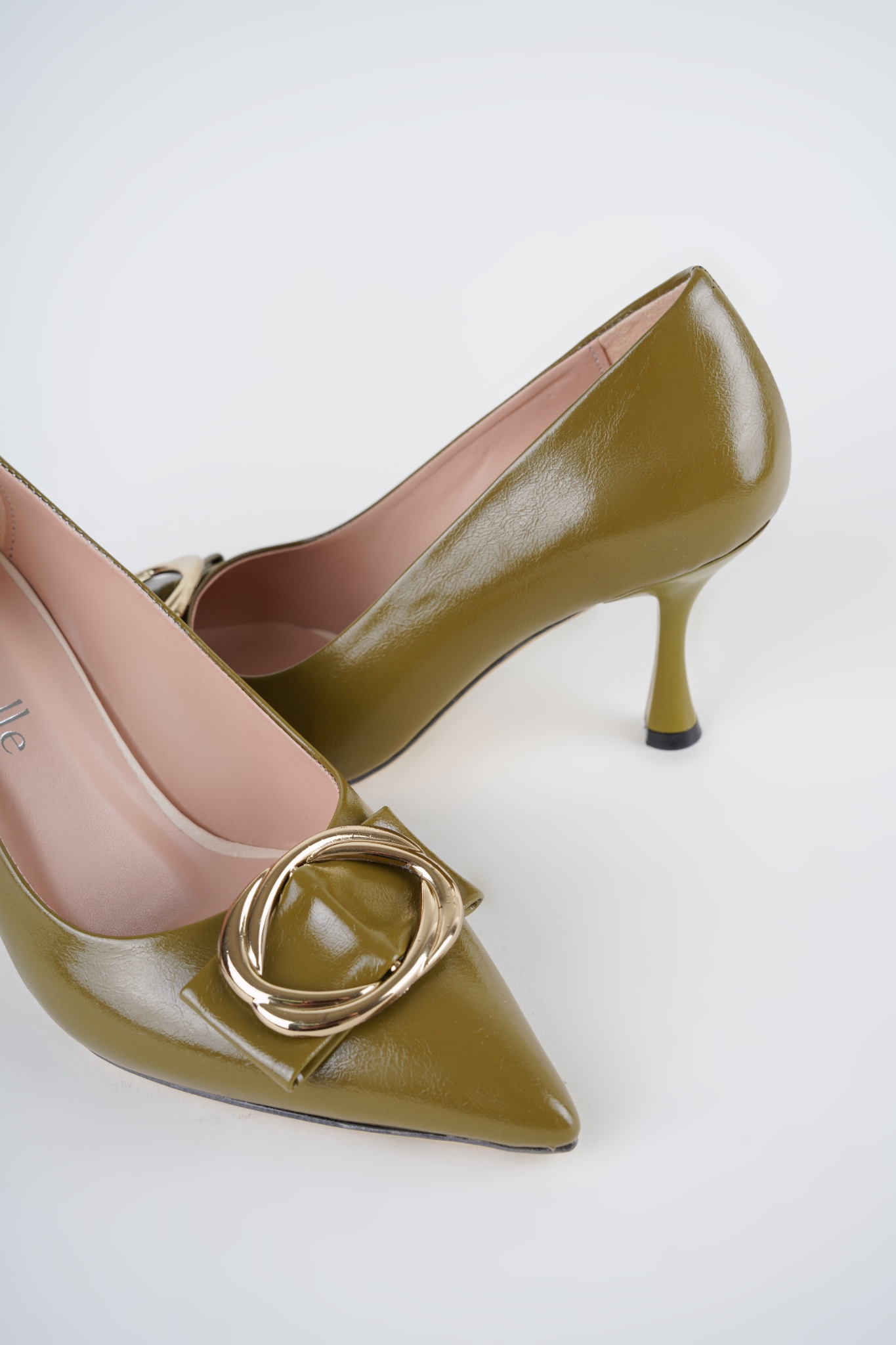 Elisya Oli Yeşili Kırışık Parlak Cilt Gold Detaylı Topuklu Stiletto Elisya Oli Yeşili Kırışık Parlak Cilt Gold Detaylı Topuklu Stiletto