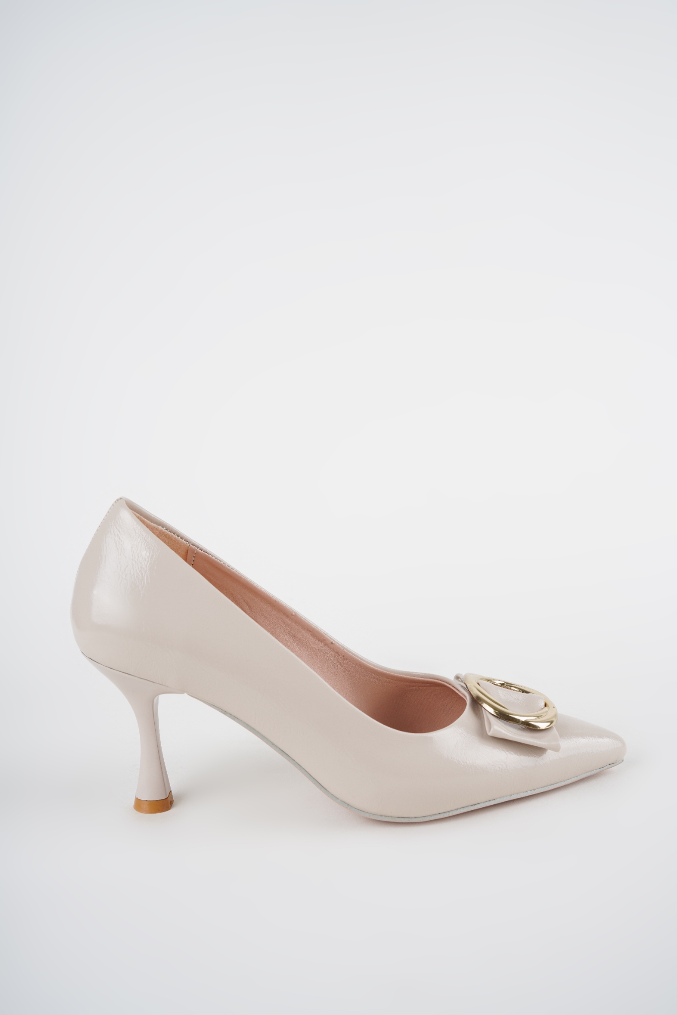 Elisya Bej Kırışık Parlak Cilt Gold Detaylı Topuklu Stiletto Elisya Bej Kırışık Parlak Cilt Gold Detaylı Topuklu Stiletto