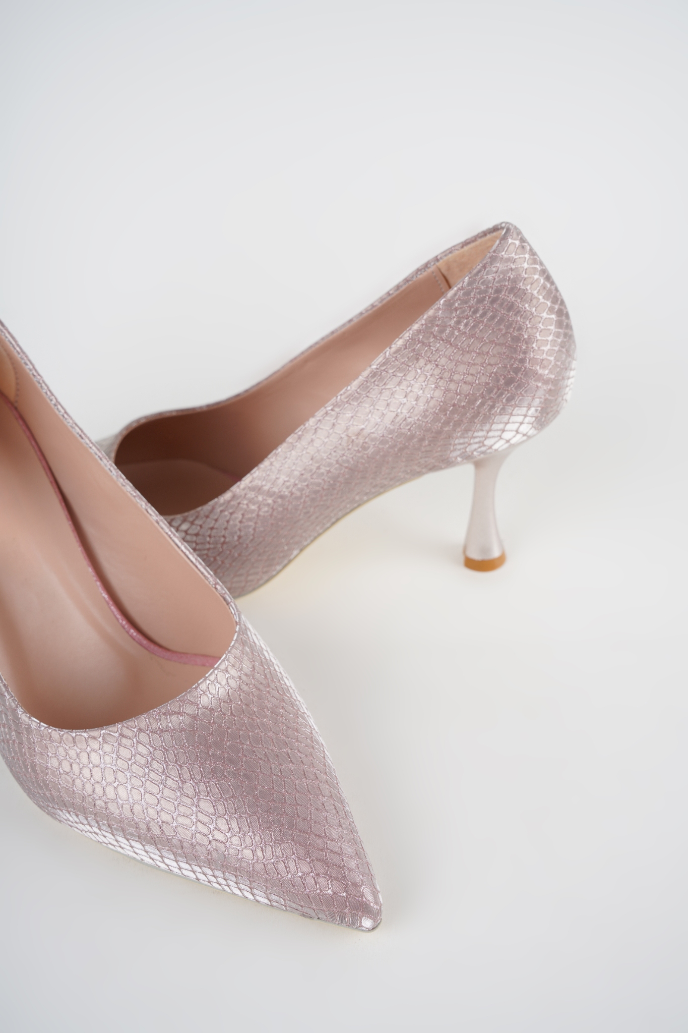 Hira Rose Yılan Baskı Detaylı Kadeh Topuklu Stiletto Hira Rose Yılan Baskı Detaylı Kadeh Topuklu Stiletto