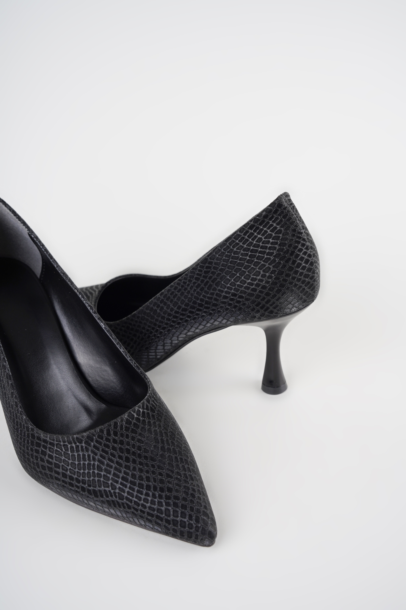 Hira Siyah Yılan Baskı Detaylı Kadeh Topuklu Stiletto Hira Siyah Yılan Baskı Detaylı Kadeh Topuklu Stiletto