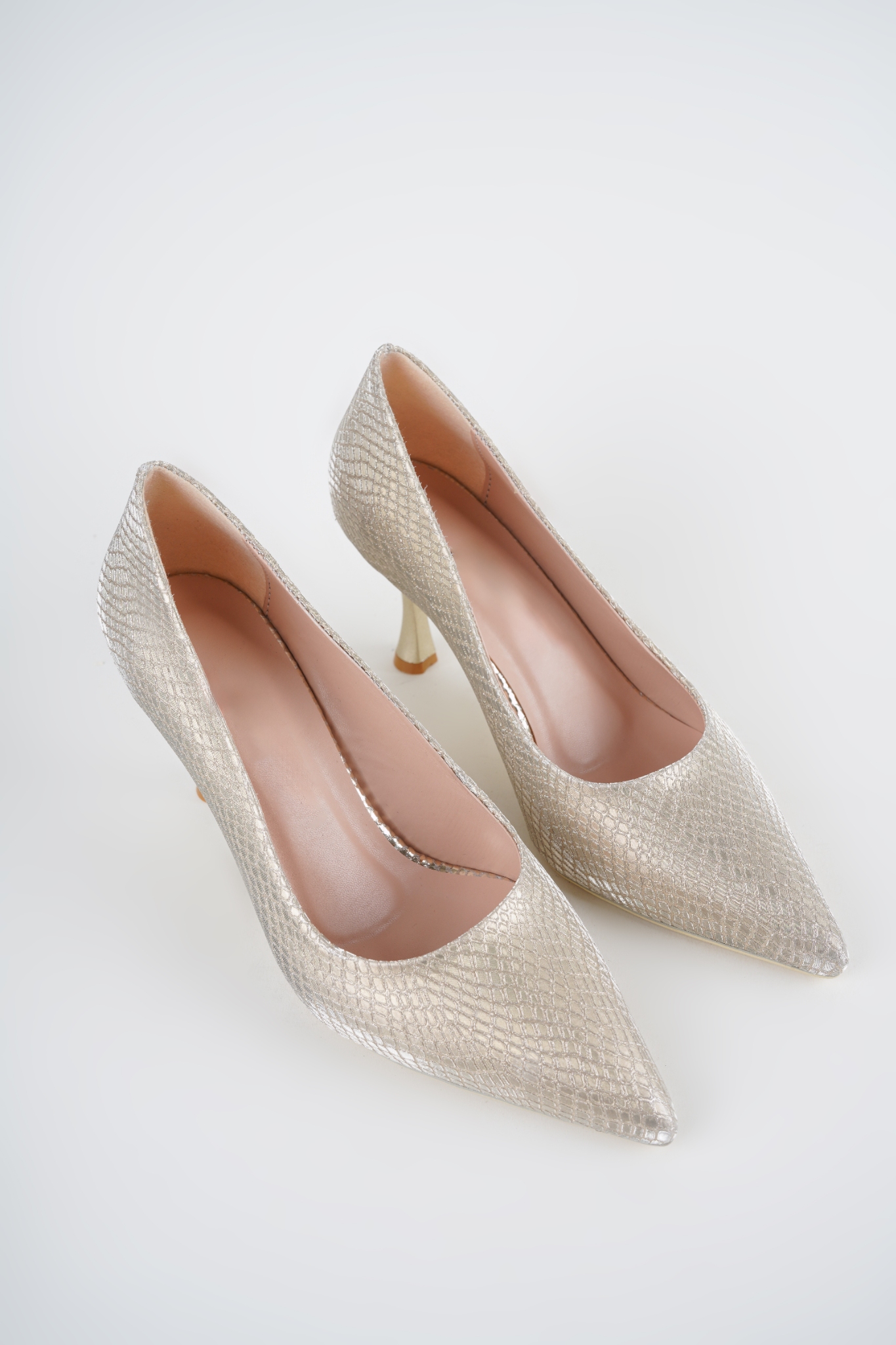 Hira Altın Dore Yılan Baskı Detaylı Kadeh Topuklu Stiletto Hira Altın Dore Yılan Baskı Detaylı Kadeh Topuklu Stiletto