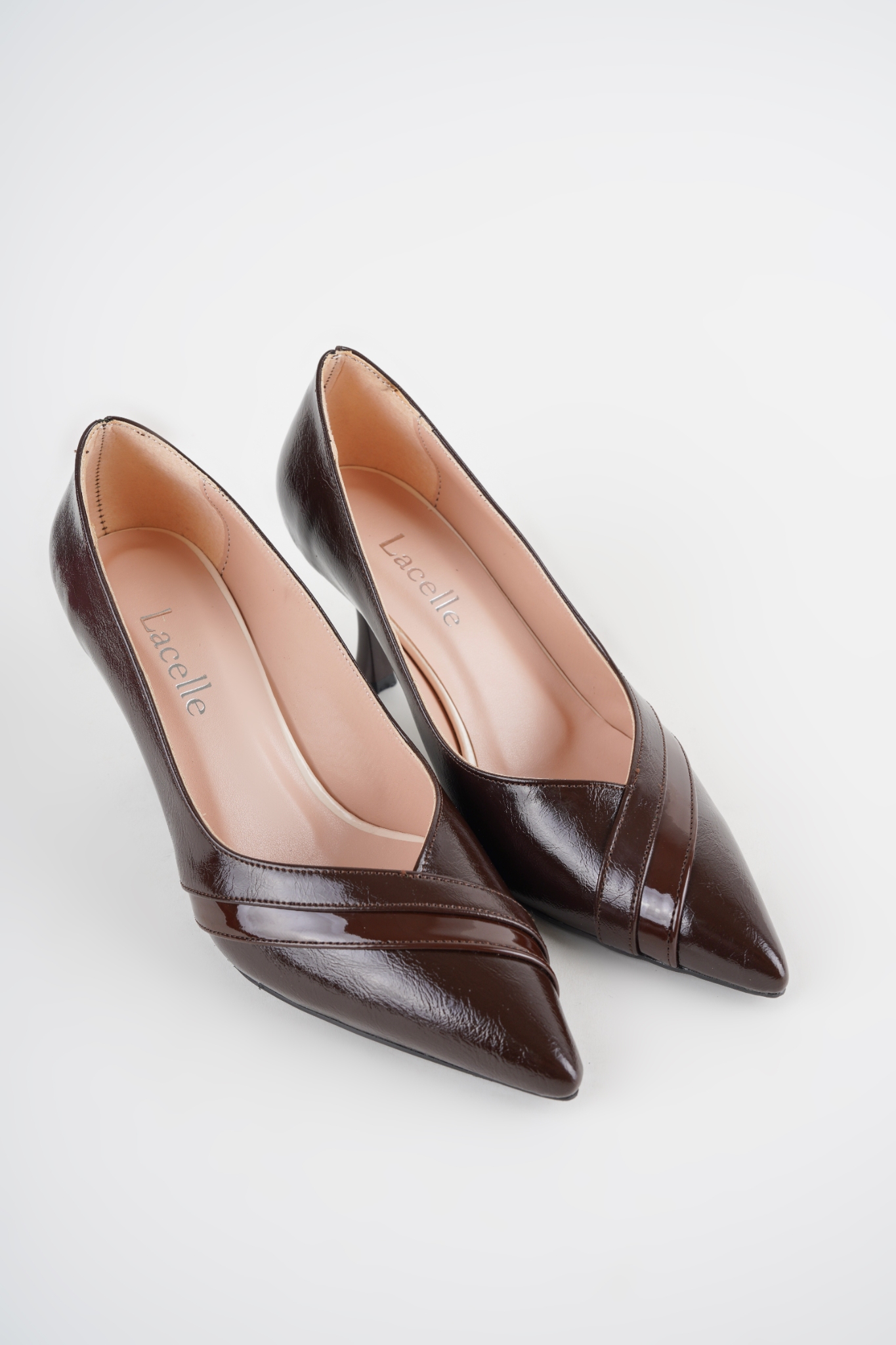 Elegant Kahverengi Kırışık Parlak Cilt Rugan Detaylı Topuklu Stiletto Elegant Kahverengi Kırışık Parlak Cilt Rugan Detaylı Topuklu Stiletto