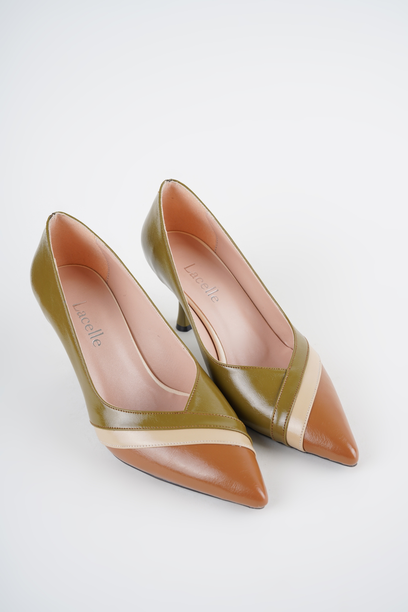 Elegant Oli Yeşil Kırışık Parlak Cilt Rugan Detaylı Topuklu Stiletto Elegant Oli Yeşil Kırışık Parlak Cilt Rugan Detaylı Topuklu Stiletto