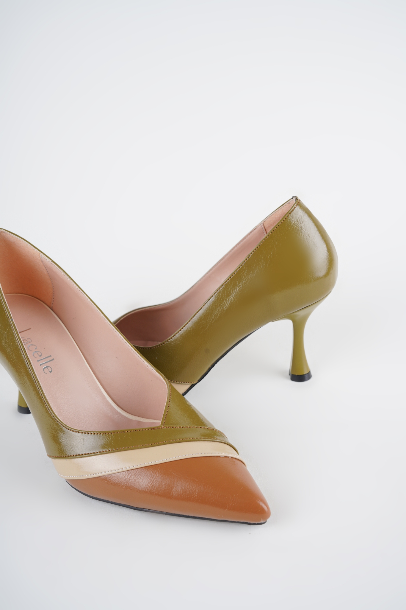 Elegant Oli Yeşil Kırışık Parlak Cilt Rugan Detaylı Topuklu Stiletto Elegant Oli Yeşil Kırışık Parlak Cilt Rugan Detaylı Topuklu Stiletto